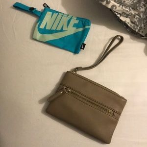 selling these 2 pouches together